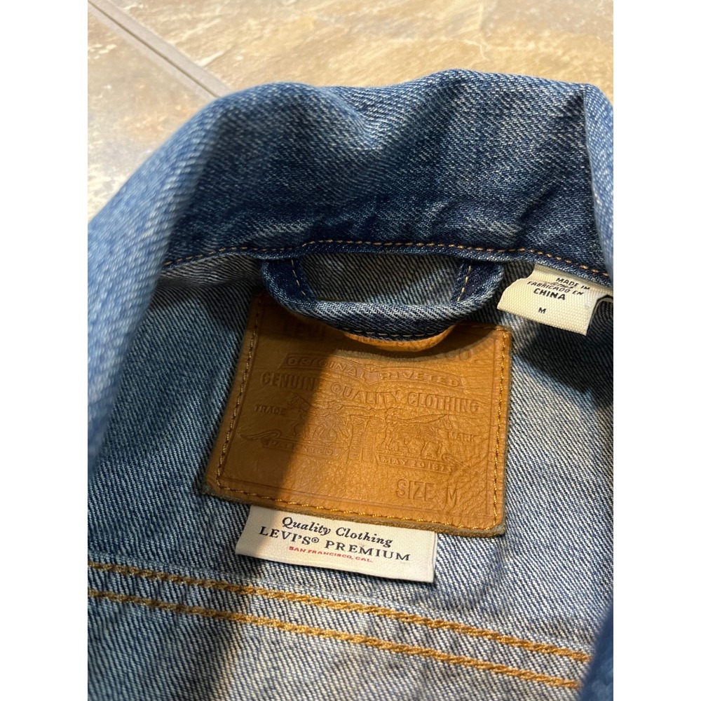 Levis Premium Trucker Jacket Mens Medium Blue Denim Button Up Coat - Picture 5 of 8